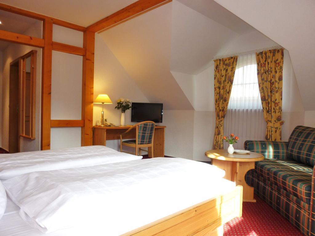 Landhaus Müritzgarten Hotel garni Röbel Habitación foto