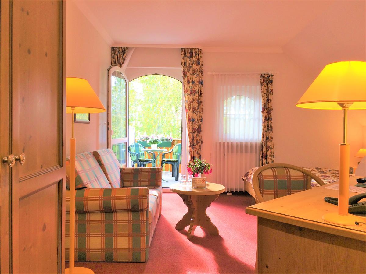 Landhaus Müritzgarten Hotel garni Röbel Exterior foto